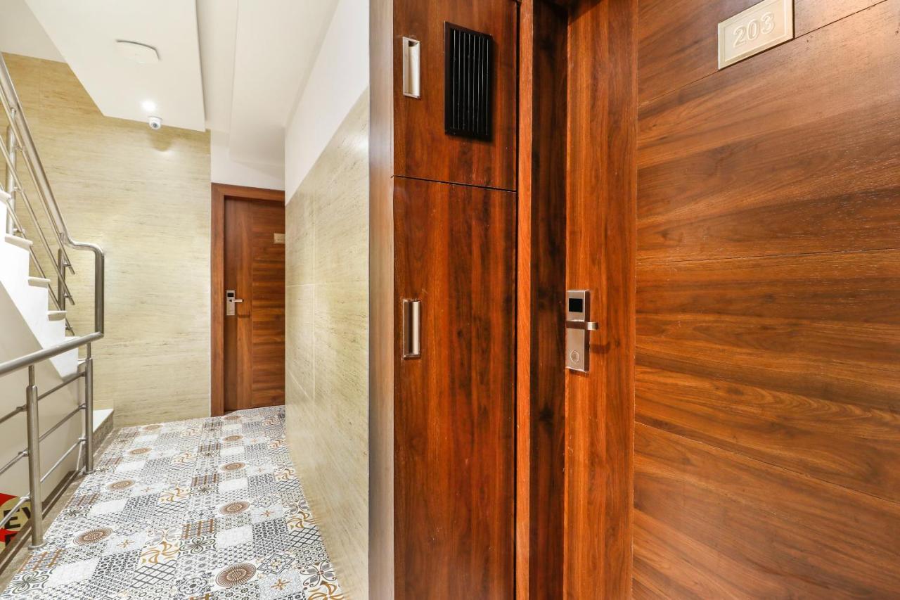 Oyo 70475 Hotel Sea Breeze ムンバイ エクステリア 写真