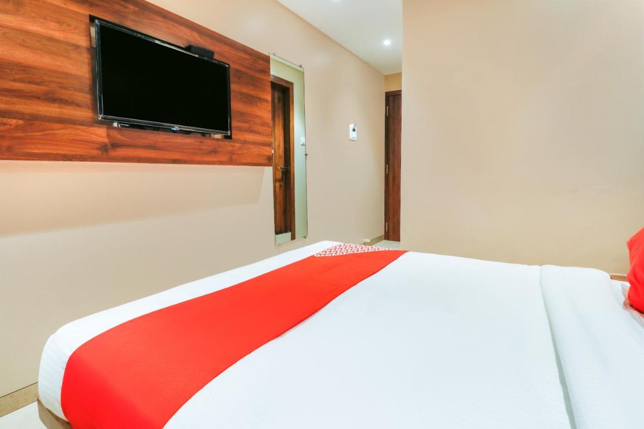 Oyo 70475 Hotel Sea Breeze ムンバイ エクステリア 写真