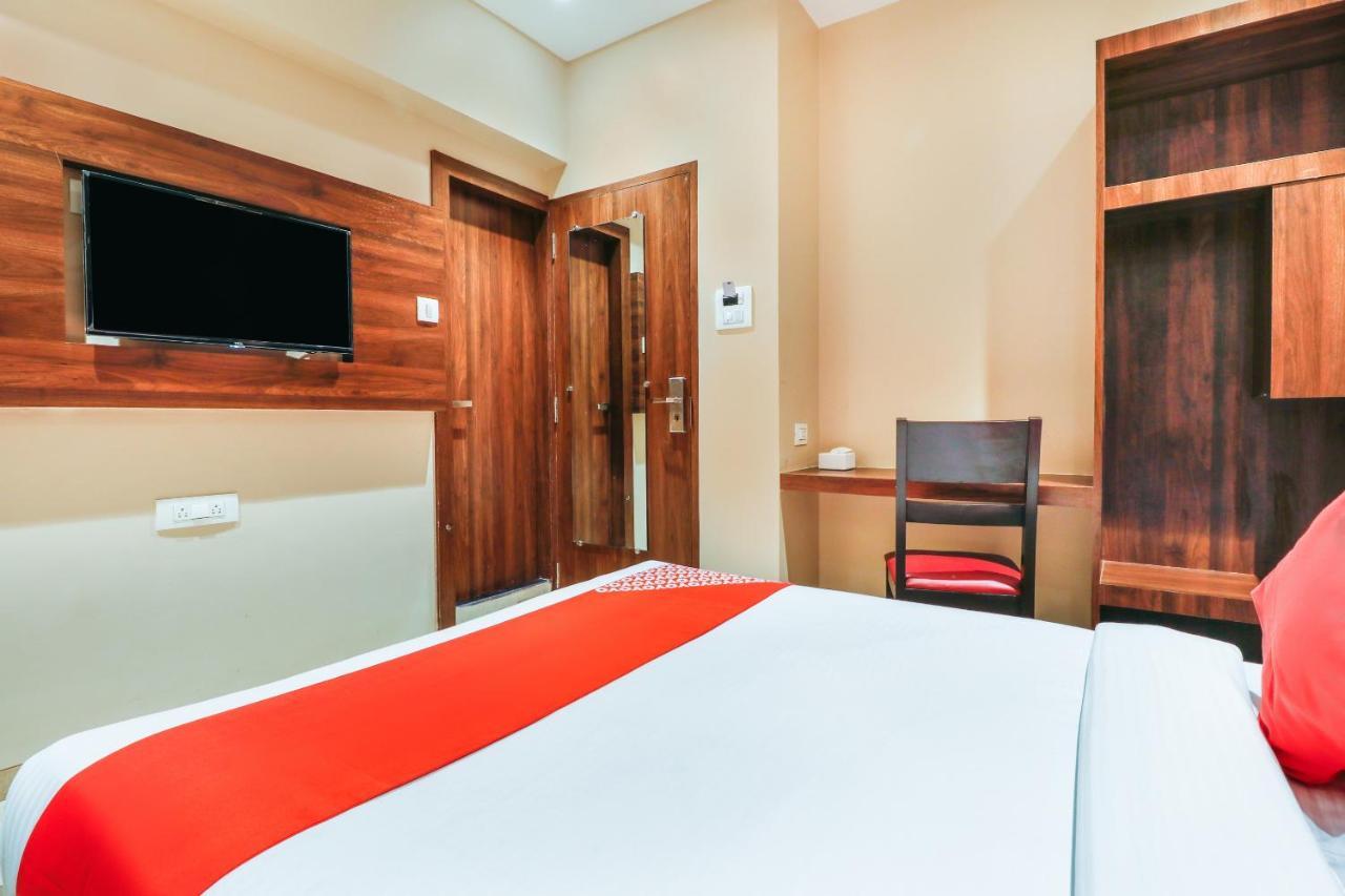 Oyo 70475 Hotel Sea Breeze ムンバイ エクステリア 写真