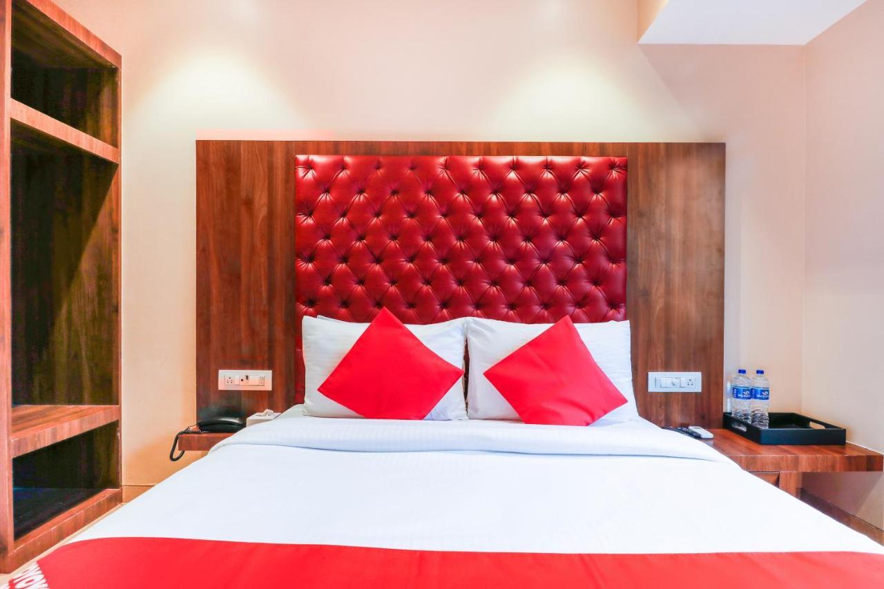 Oyo 70475 Hotel Sea Breeze ムンバイ エクステリア 写真
